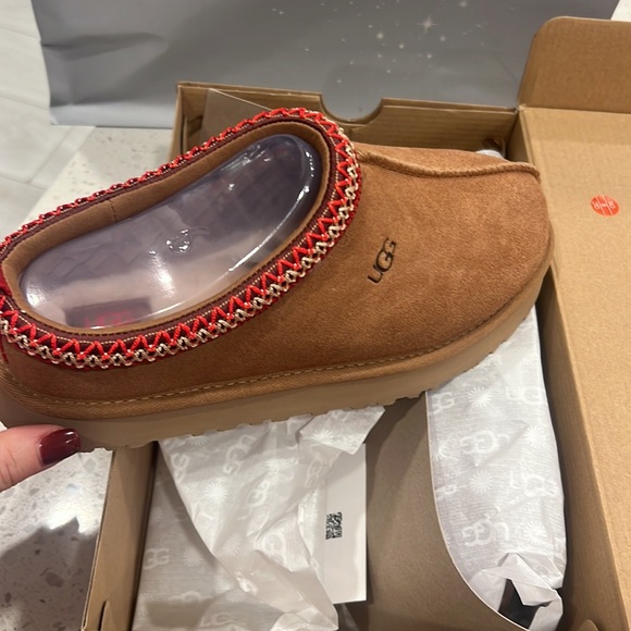 Big kid Uggs - Picture 7 of 7